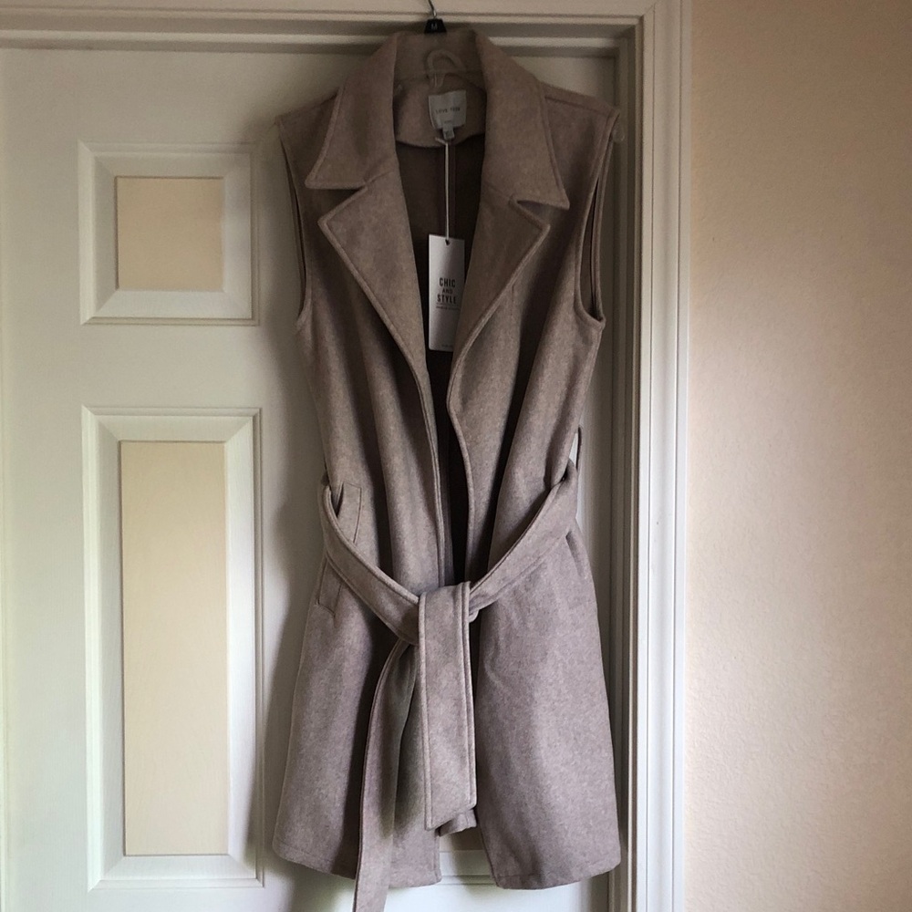 Sleeveless Belted Trenc Vest in Taupe